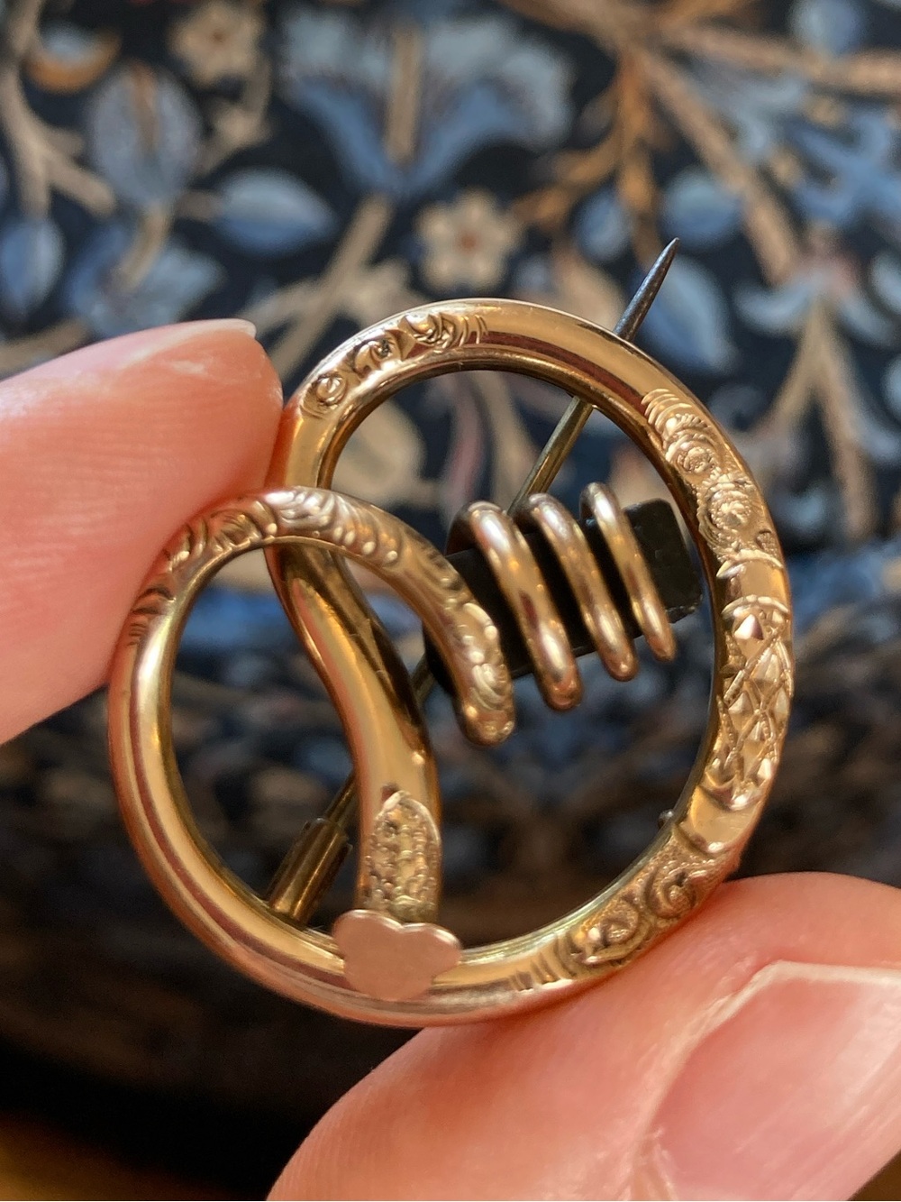 Antique Victorian Love Knot Mourning Brooch w/Onxy or Jet - Picture 3 of 12
